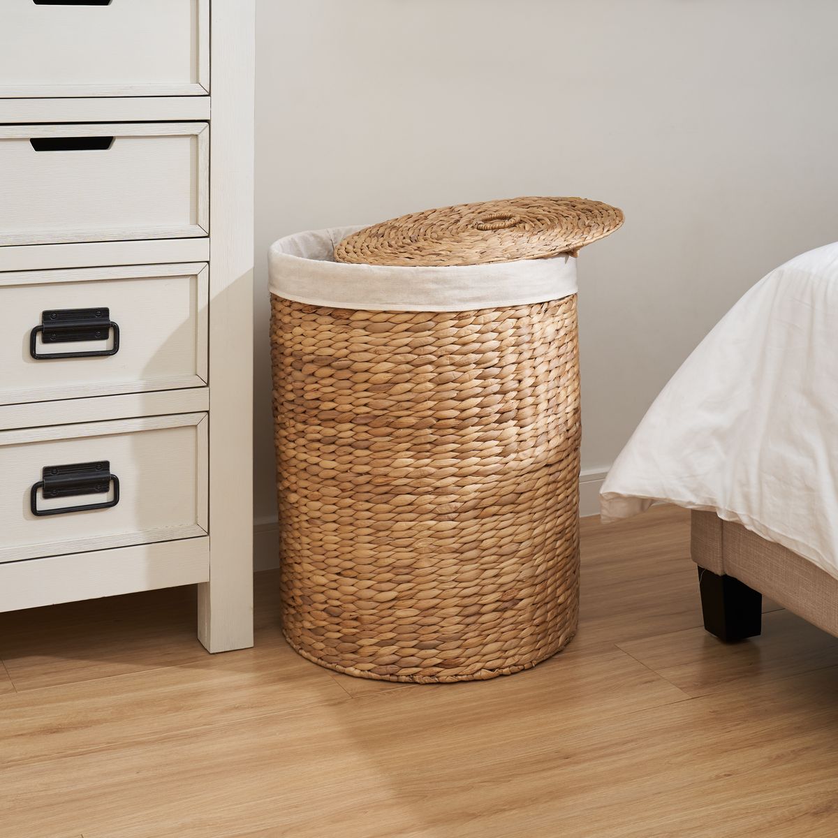 Round Water Hyacinth Hamper with Lid and Liner