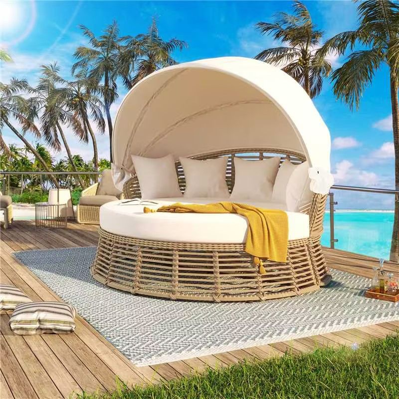 Round Wicker Daybed with Retractable Canopy