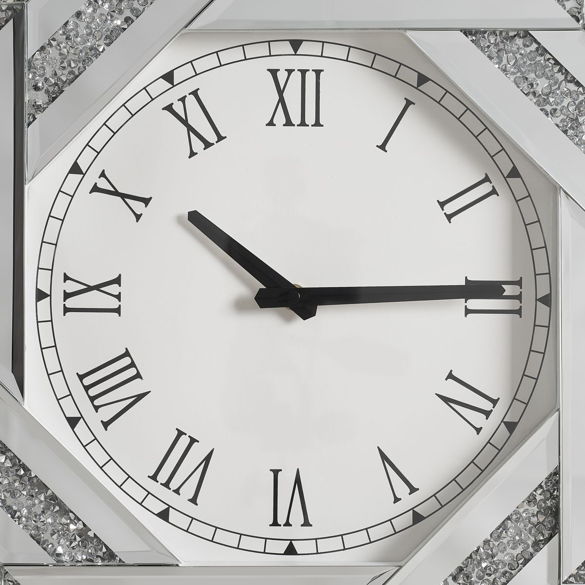 20-Inch Mirrored Star-Shaped Wall Clock — view 4
