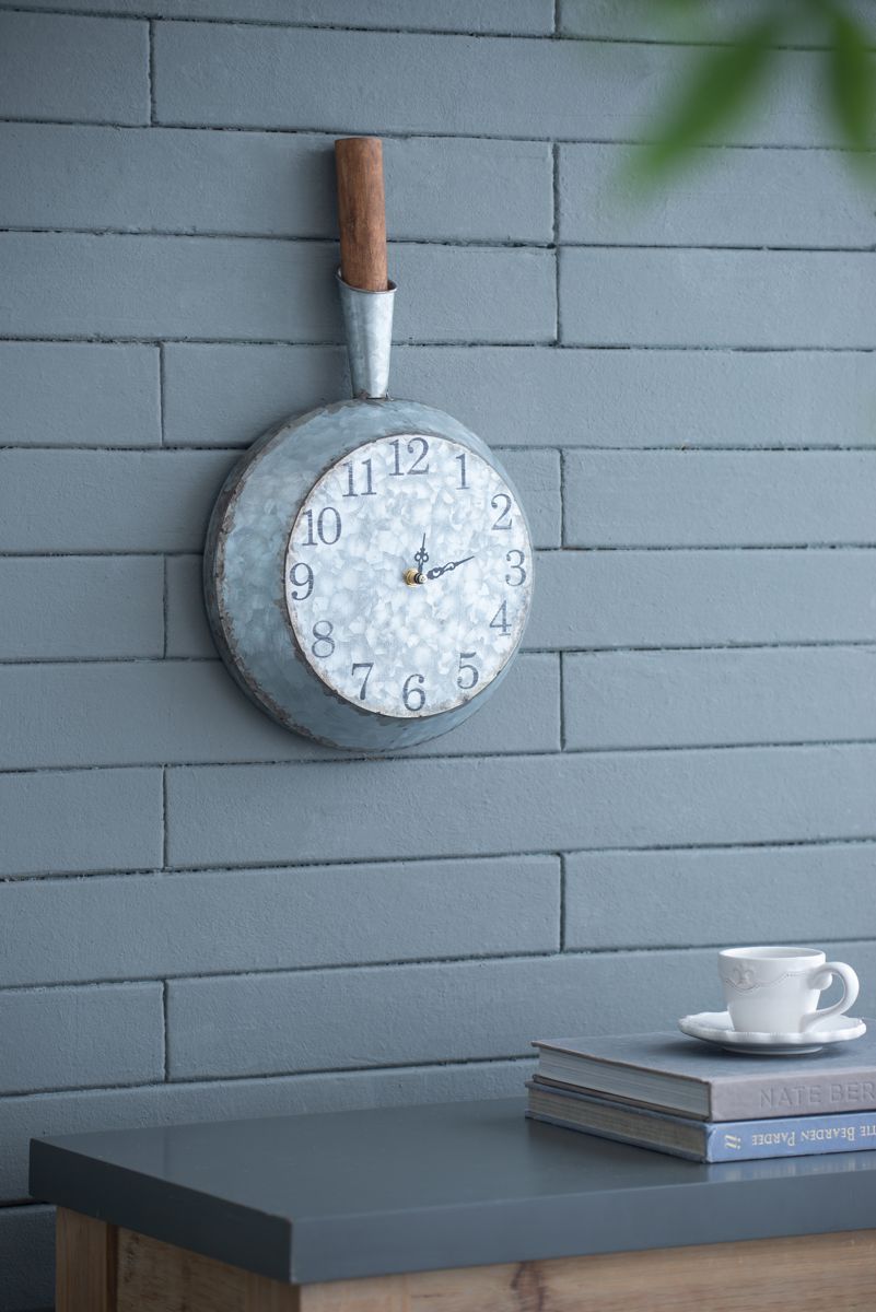 18-Inch Rustic Pan-Style Iron Wall Clock
